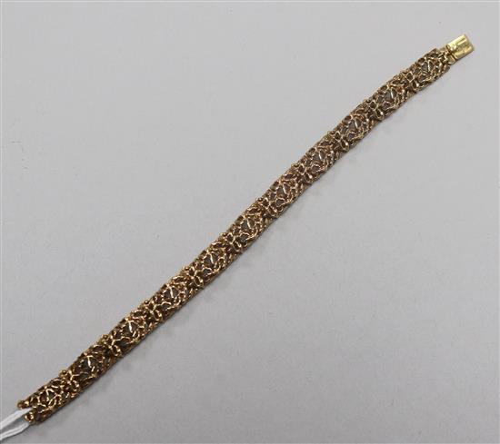 A 9ct gold rustic link bracelet, 18cm.